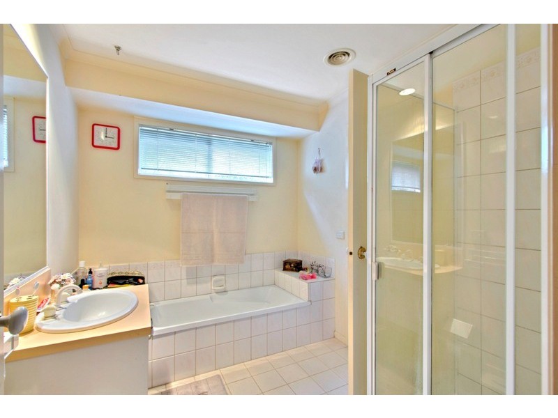 84 Strathaird Dve, Narre Warren South VIC 3805