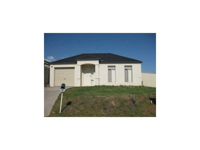 38 Oakgrove Dve, Narre Warren VIC 3805