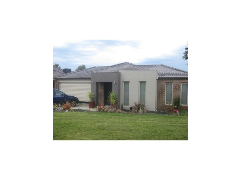 11 Azure Place, Narre Warren South VIC 3805