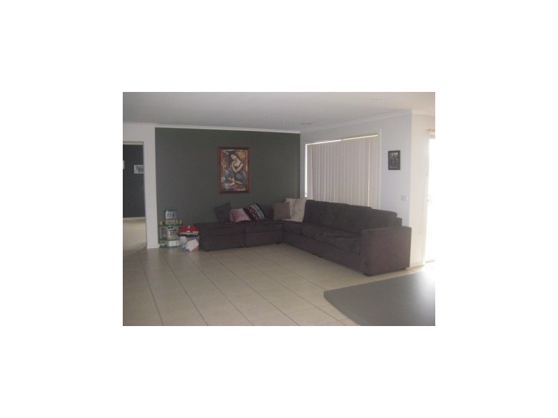 11 Azure Place, Narre Warren South VIC 3805