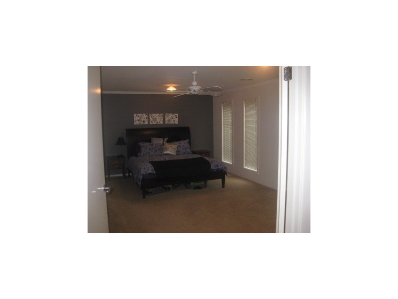 11 Azure Place, Narre Warren South VIC 3805