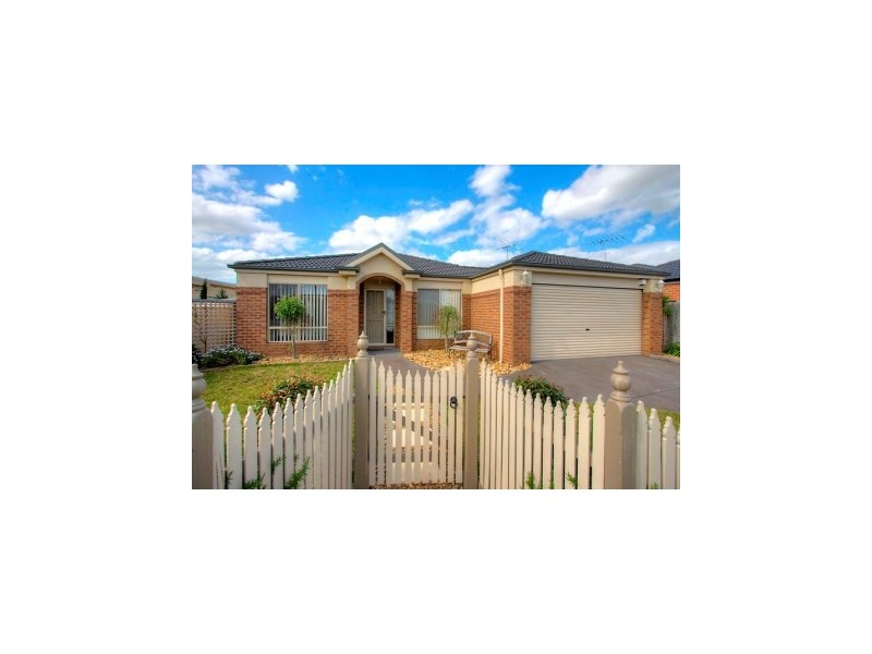6 Liverpool Crt, Narre Warren South VIC 3805