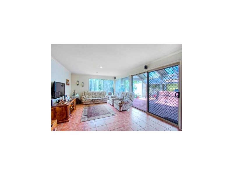 6 Liverpool Crt, Narre Warren South VIC 3805