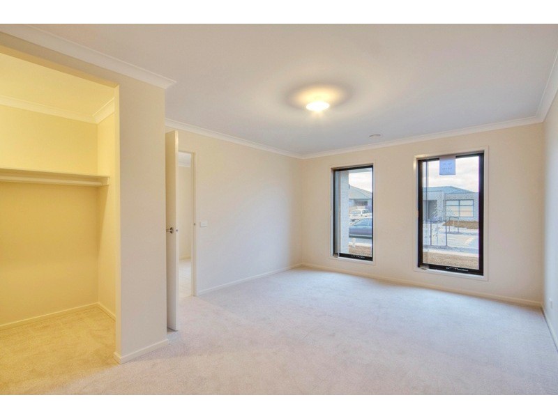 30 Mermaid Gve, Lyndhurst VIC 3975