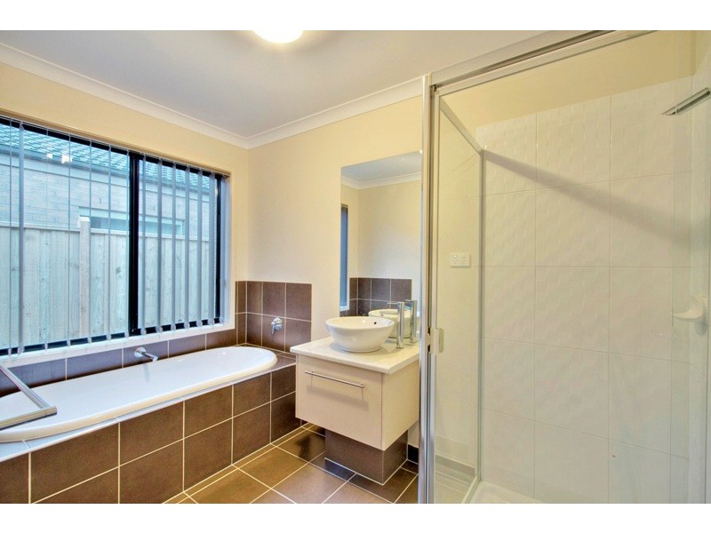 30 Mermaid Gve, Lyndhurst VIC 3975