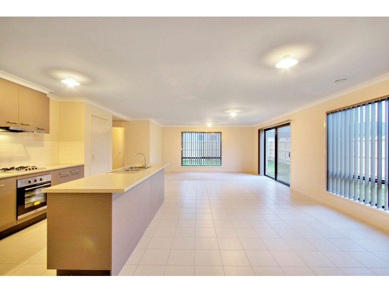 30 Mermaid Gve, Lyndhurst VIC 3975