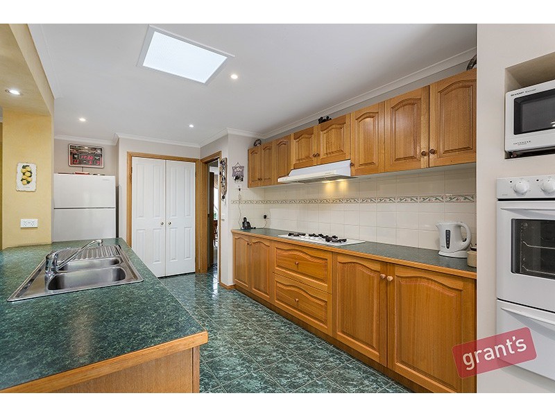 9 Sorrento Avenue, Berwick VIC 3806