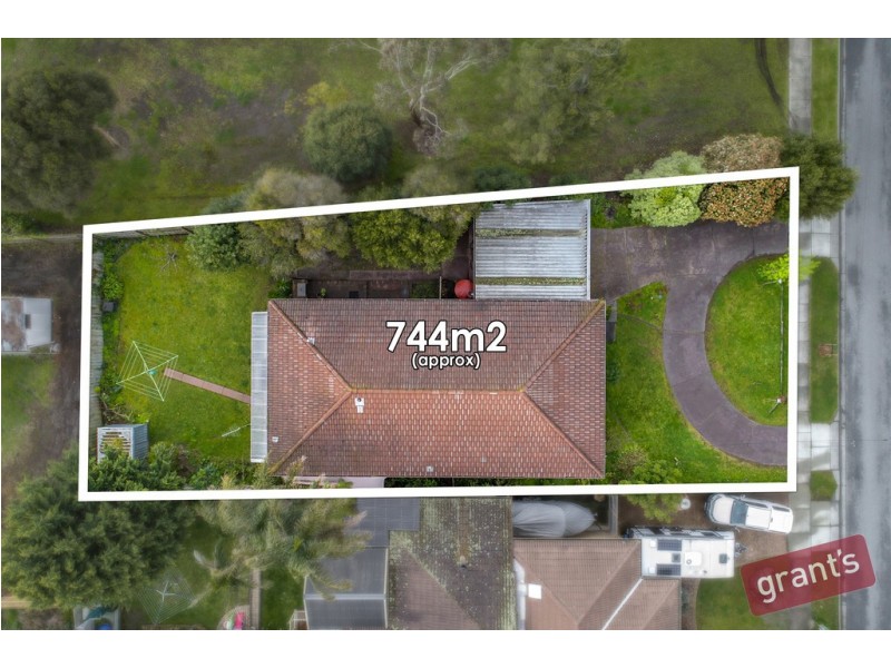 22 Meadow Wood Walk, Narre Warren VIC 3805