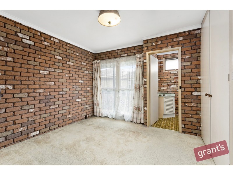 22 Meadow Wood Walk, Narre Warren VIC 3805