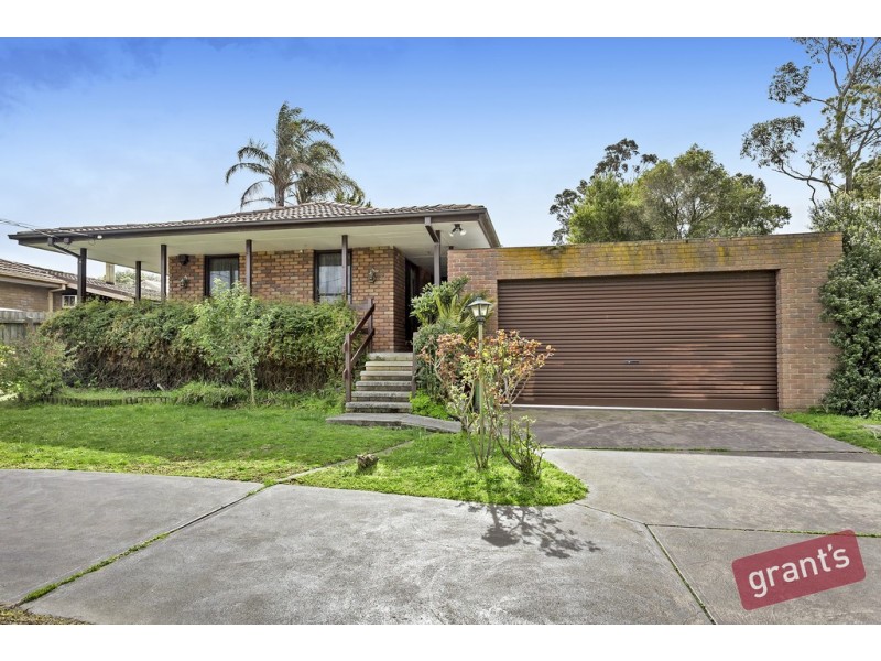 22 Meadow Wood Walk, Narre Warren VIC 3805