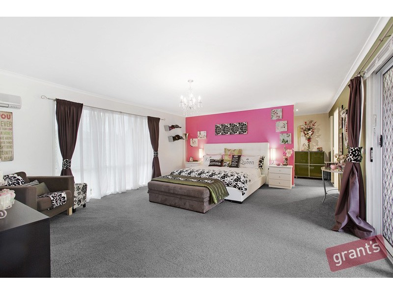 73 Amber Crescent, Narre Warren VIC 3805