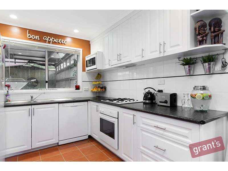 73 Amber Crescent, Narre Warren VIC 3805