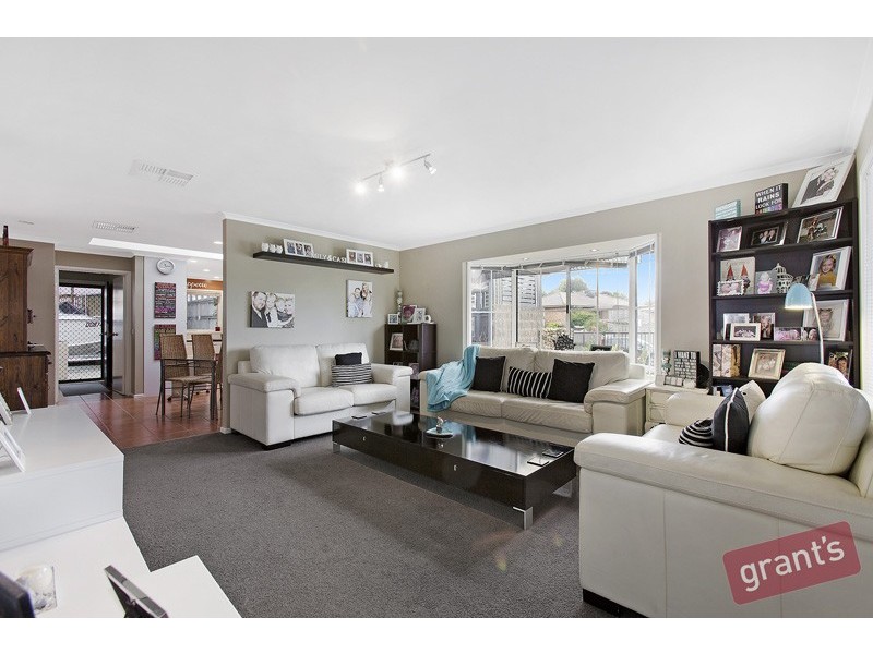 73 Amber Crescent, Narre Warren VIC 3805