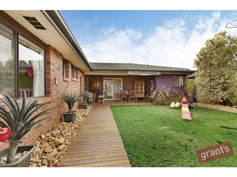 73 Amber Crescent, Narre Warren VIC 3805