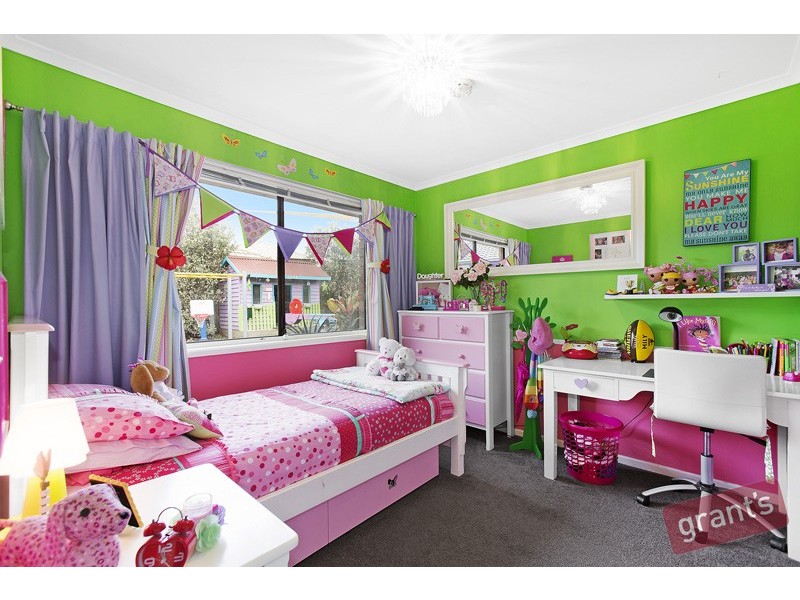 73 Amber Crescent, Narre Warren VIC 3805