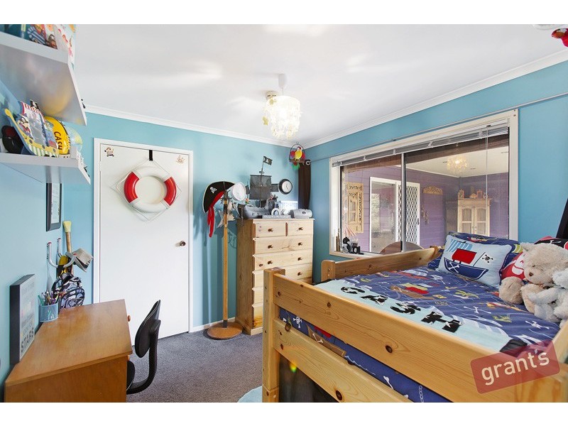 73 Amber Crescent, Narre Warren VIC 3805