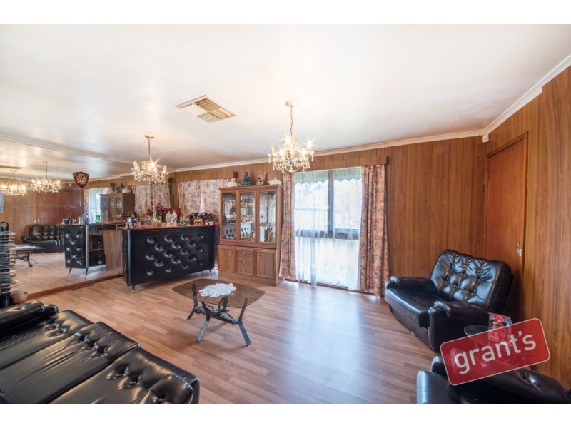 20 Village Drive, Hampton Park VIC 3976