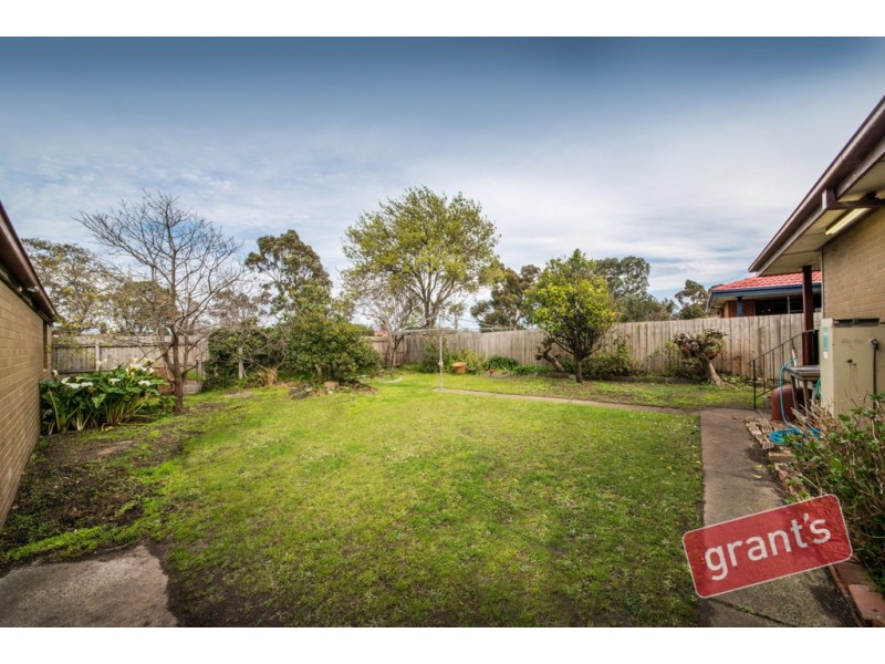 20 Village Drive, Hampton Park VIC 3976
