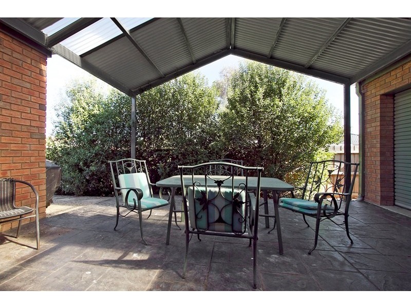 13 Palais Close, Narre Warren South VIC 3805