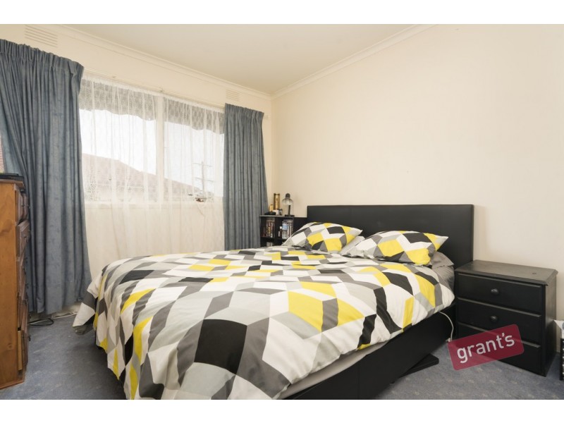 8 Fountain Drive, Narre Warren VIC 3805