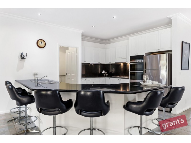 9 Douglas Court, Narre Warren North VIC 3804