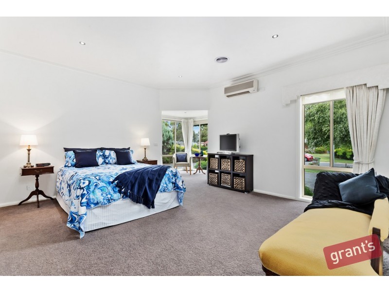 9 Douglas Court, Narre Warren North VIC 3804