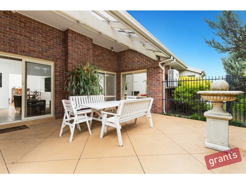 9 Douglas Court, Narre Warren North VIC 3804