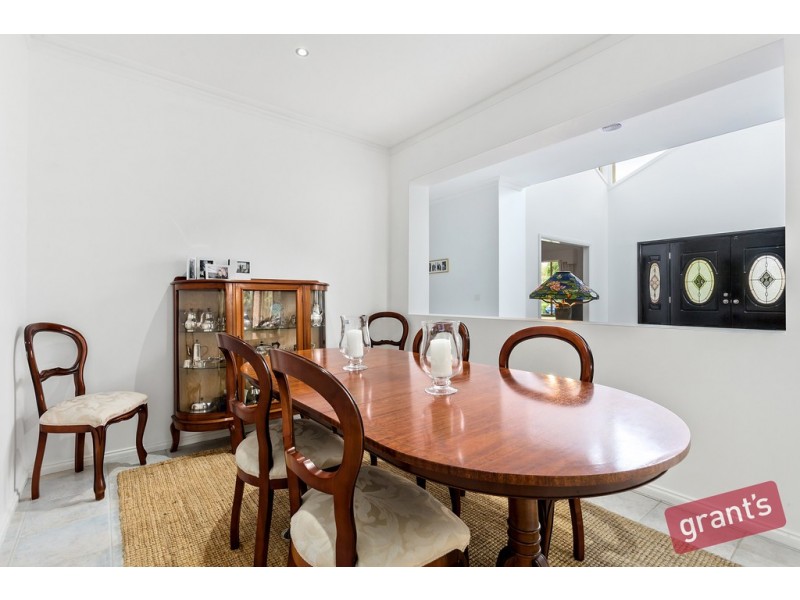 9 Douglas Court, Narre Warren North VIC 3804