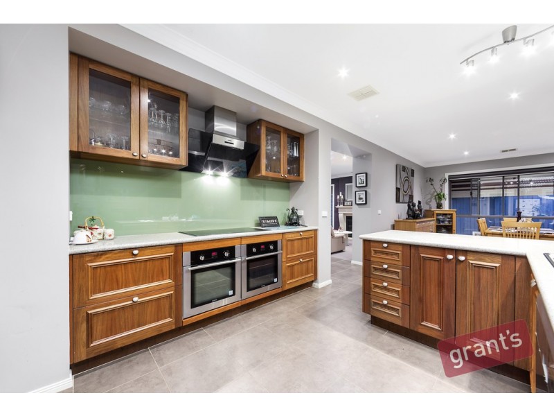 4 Hereford Close, Berwick VIC 3806