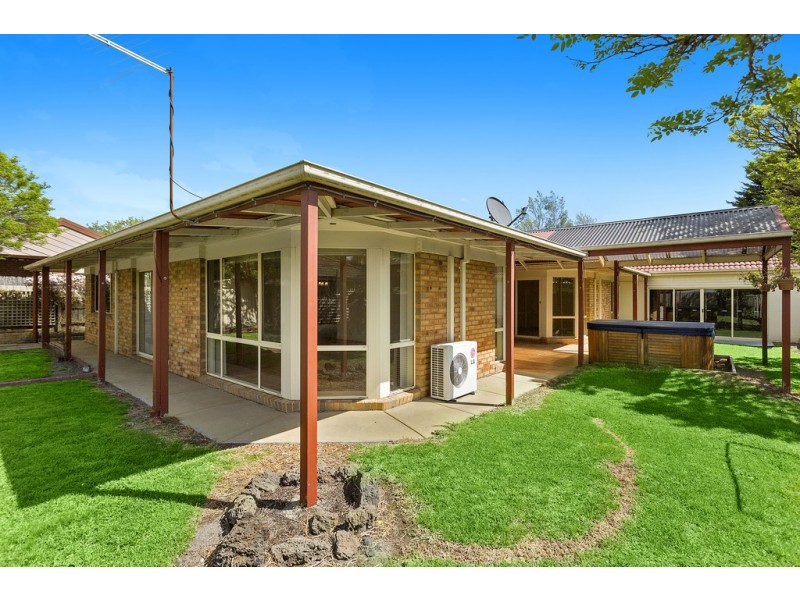 8 Lennon Court, Narre Warren South VIC 3805