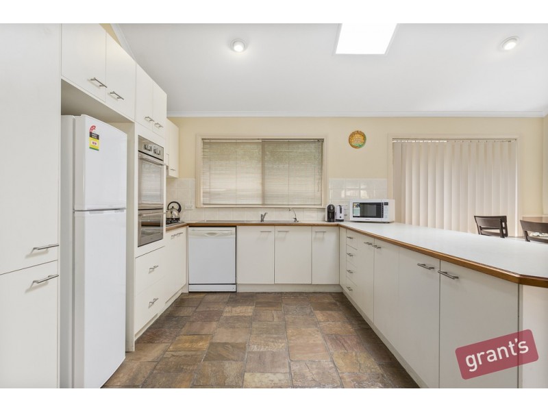 31 Kendall Drive, Narre Warren VIC 3805