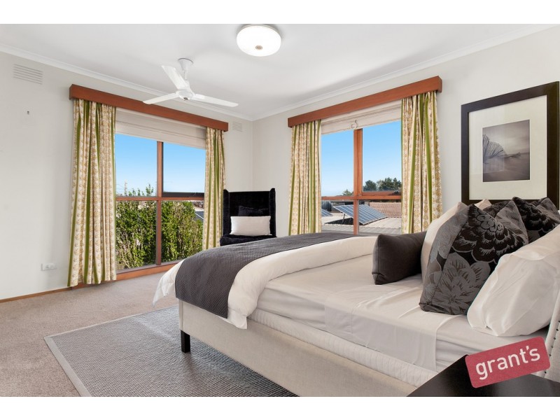 18 Sweeney Drive, Narre Warren VIC 3805