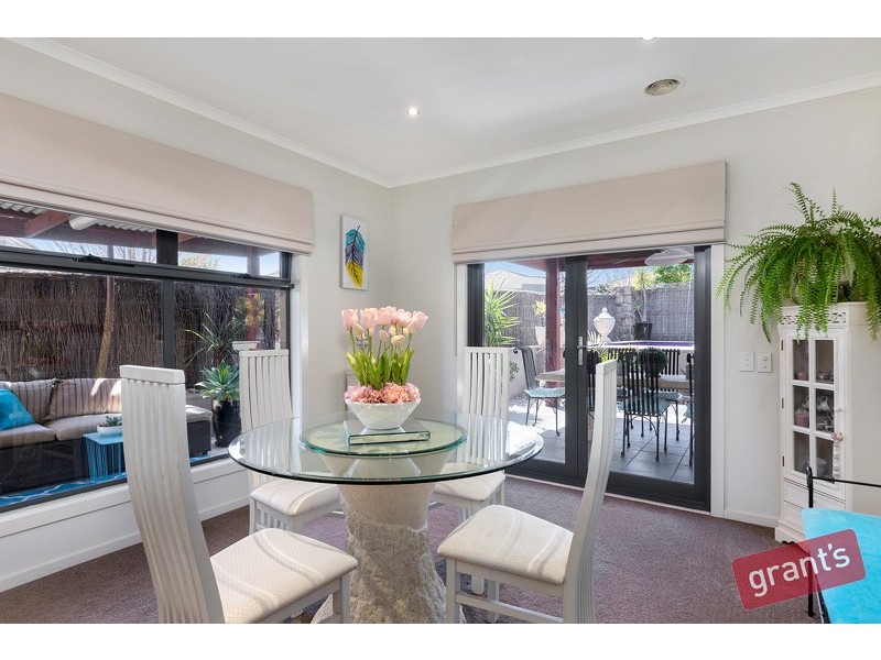 42 Bridgewater Boulevard, Berwick VIC 3806