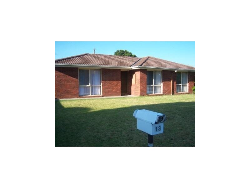 13 Saxonwood Dve, Narre Warren VIC 3805