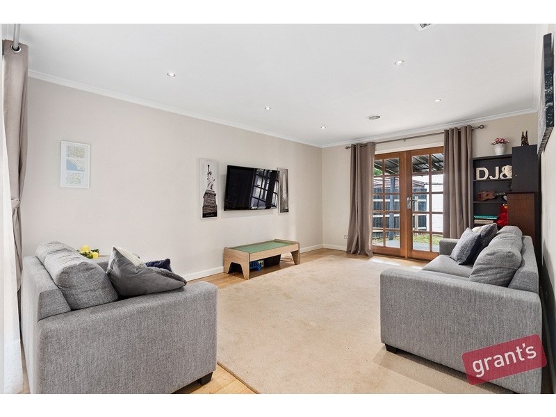 13 Cormorant Close, Endeavour Hills VIC 3802