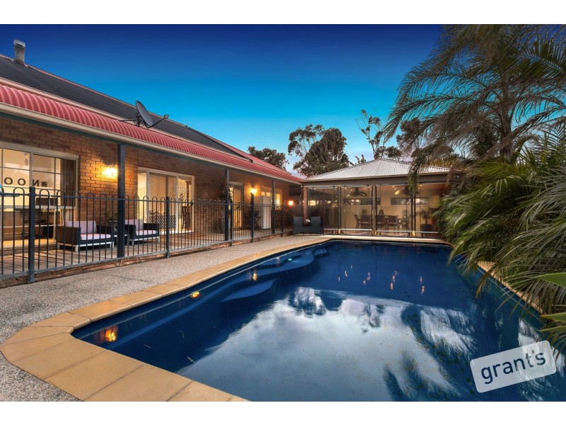 11 Harries Court, Narre Warren North VIC 3804