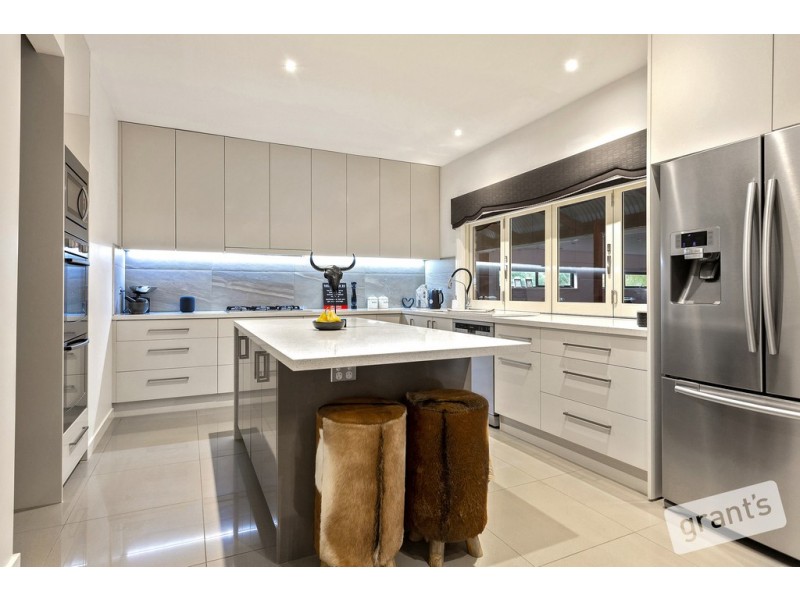 11 Harries Court, Narre Warren North VIC 3804