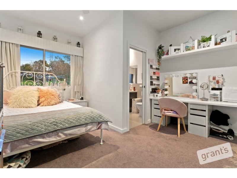 11 Harries Court, Narre Warren North VIC 3804