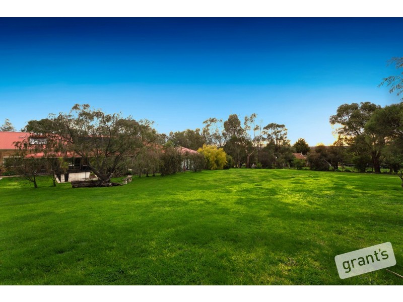 11 Harries Court, Narre Warren North VIC 3804