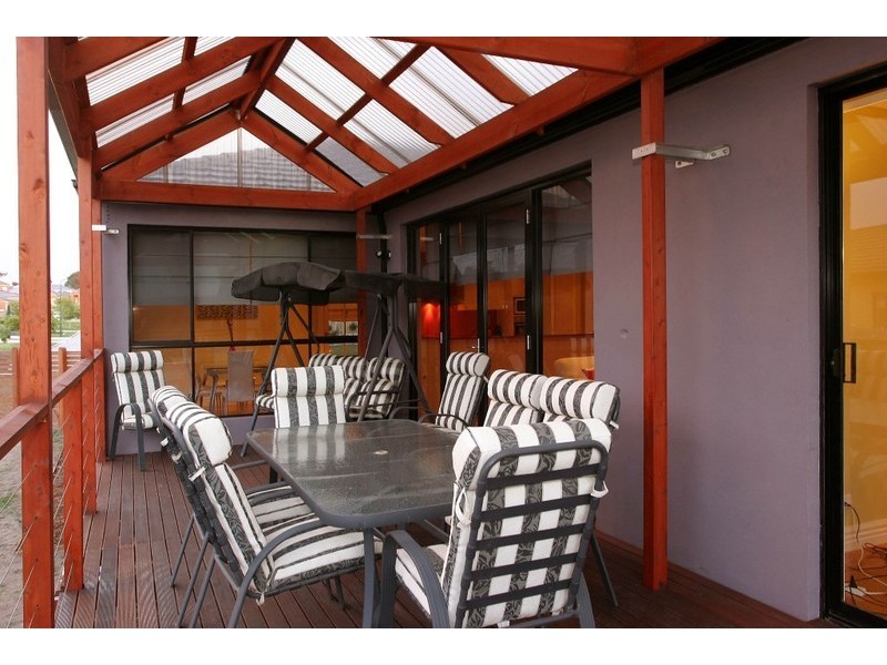 18 Peppertree Avenue, Narre Warren South VIC 3805