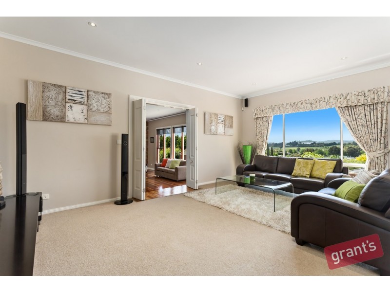 12 Tom Gearon Court, Narre Warren North VIC 3804