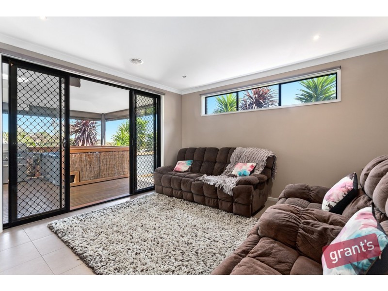 6 Swallow Court, Berwick VIC 3806