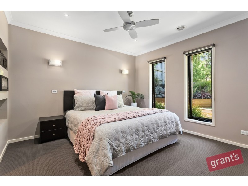 6 Swallow Court, Berwick VIC 3806