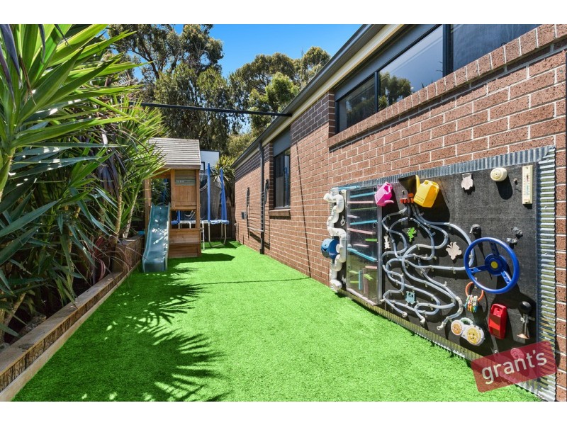 6 Swallow Court, Berwick VIC 3806