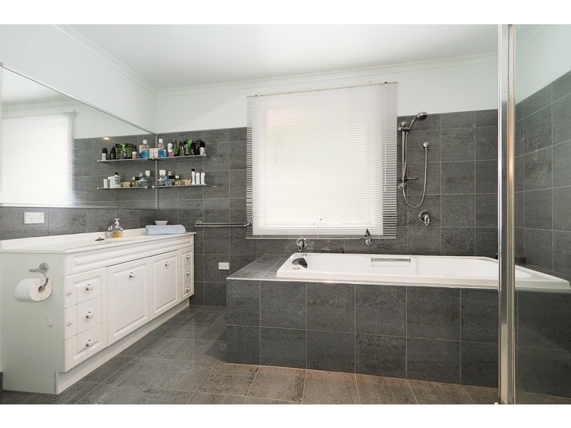 6 Moray Court, Narre Warren VIC 3805