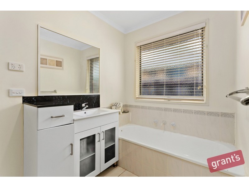 11 Finbar Court, Narre Warren South VIC 3805