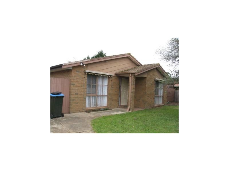 8 Bluegum Crt, Narre Warren VIC 3805