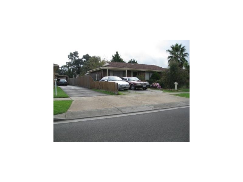8 Bluegum Crt, Narre Warren VIC 3805