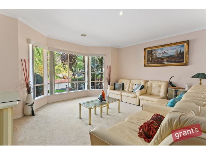 1 Montbrae Circuit, Narre Warren VIC 3805