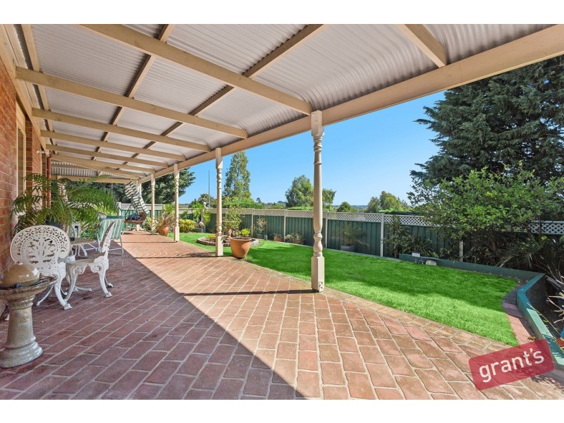1 Montbrae Circuit, Narre Warren VIC 3805